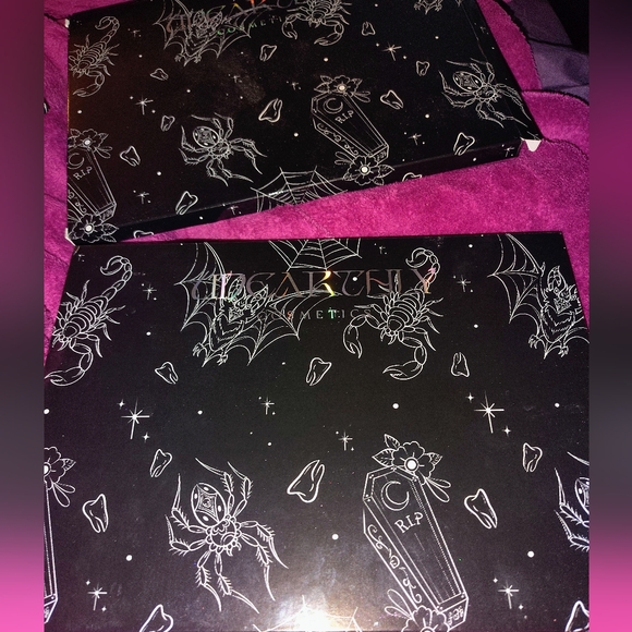 Unearthly Cosmetics Empty Magnetic Palette - Picture 3 of 3